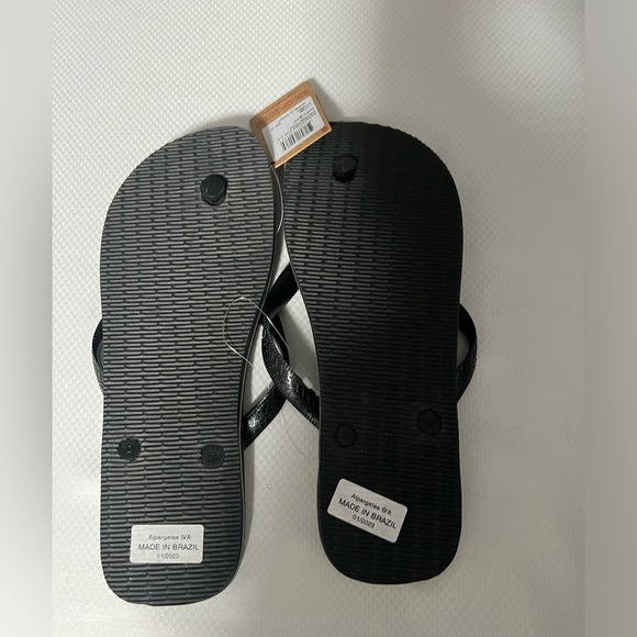 NEW HAVAIANAS Brazil Logo Flip flops in Black - Picture 3 of 5